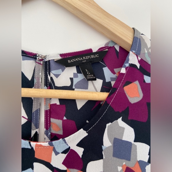 BANANA REPUBLIC BLACK/PURPLE GEOMETRIC PRINT SLEEVELESS TOP/BLOUSE W/ PEPLUM, LG - Picture 4 of 11